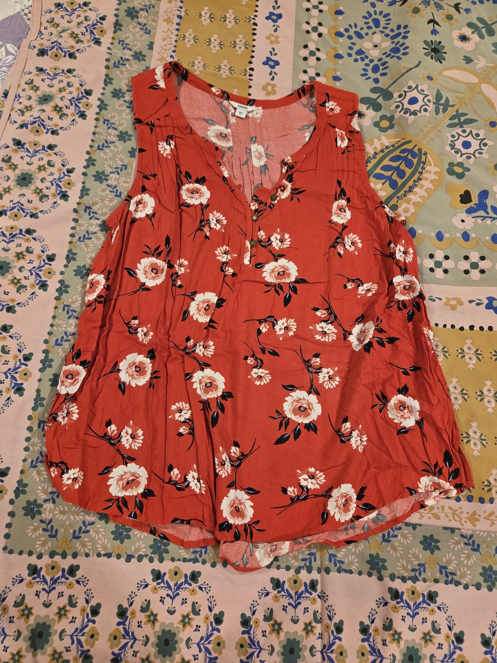 Sonoma Red Floral Sleeveless V-Neck Tank Top